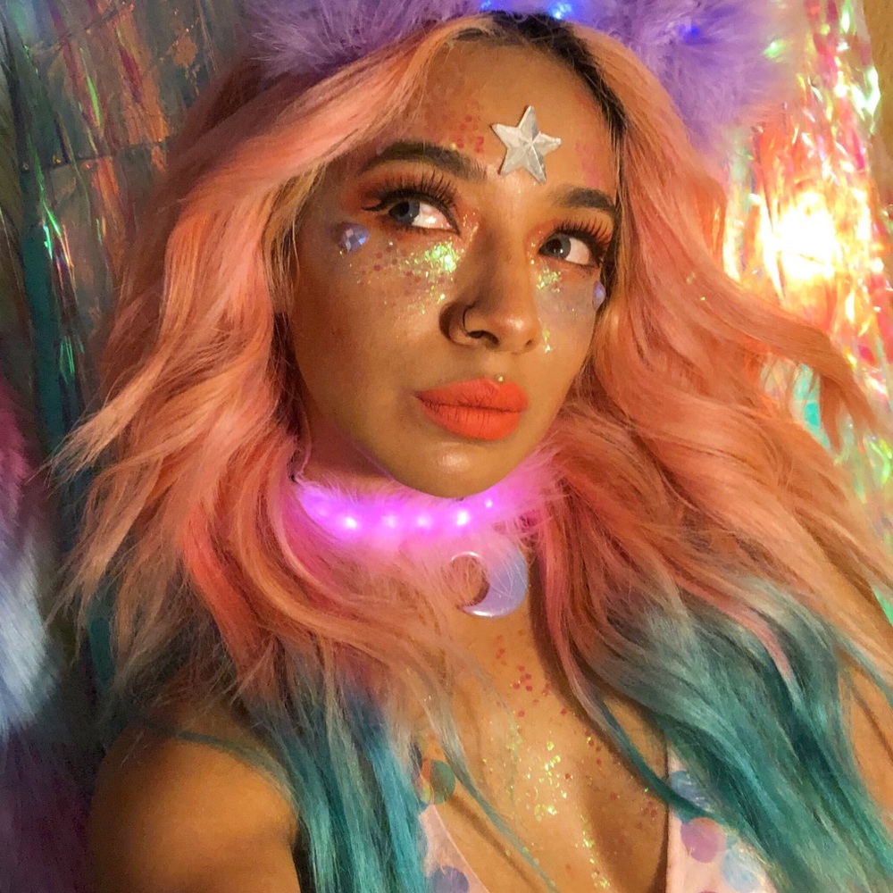 FUZZY PINK LIGHT UP MOON CHOKER
